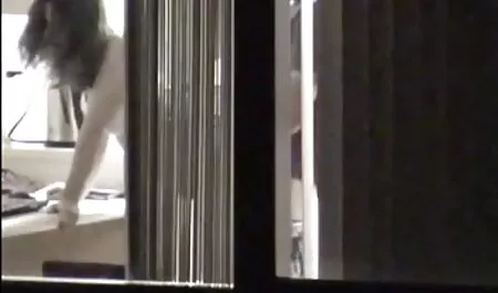 Елегантний дорогоцінний член супер еротика на весіллі