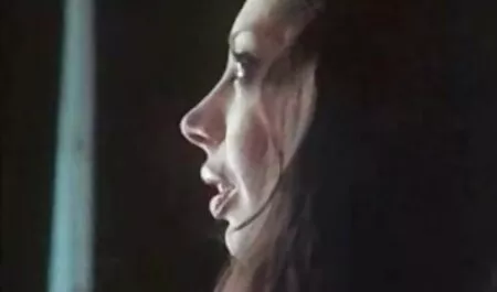 Цей хлопець еротика парнуха карає свою дівчину за зраду