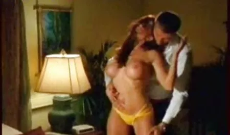 Гарненька в еротика hd спортзалі.