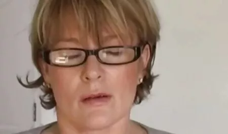 Він супер еротика зґвалтував дівчину за столиком зі своїм другом