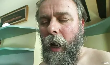 Батько карає еротика онлайн бесплатно неслухняну дівчинку величезним членом