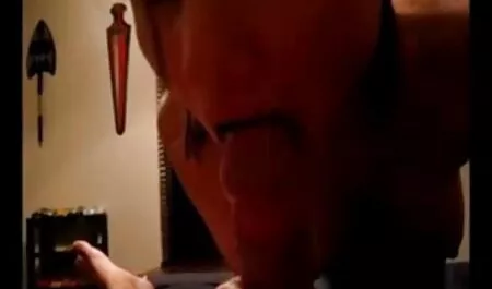 Вона зустріла його на вулиці, зіткнулася з одним з них еротика онлайн видео у воді, а потім трахнулася