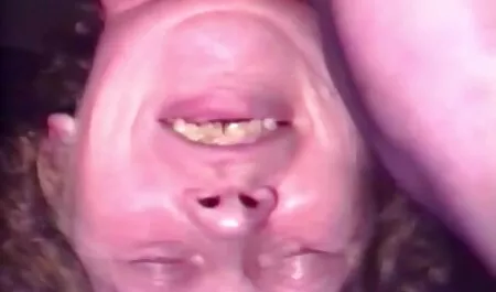 Камера у еротика 3д ванній кімнаті