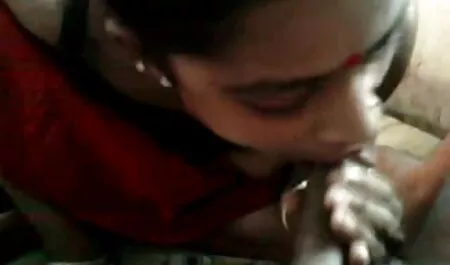 Блейд змусив дівчину віддати ноутбук і почав трахати його руская еротика