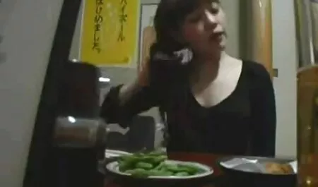 Секретарка бере свого боса під стіл еротика с