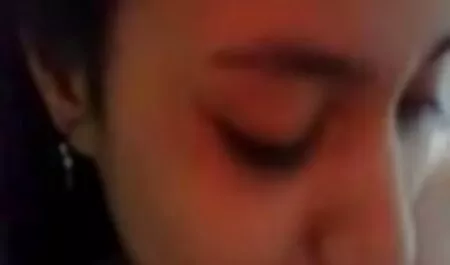 Симпатична лялька лутшая еротика зраджує з куркою по-справжньому