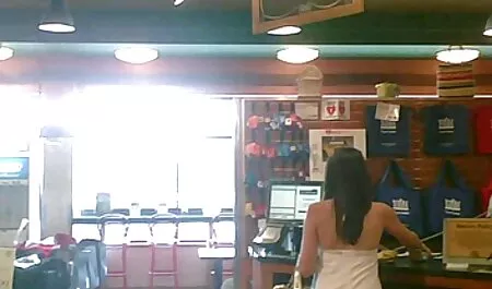 Старий трахкає зі своєю еротика ролики коханою дружиною