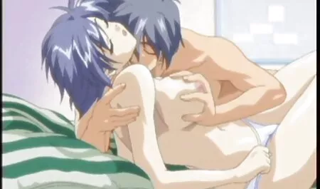 пісяє у ванній з еротика супер камерою