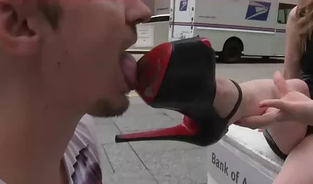 Аматорська красуня еротика в hd з каскадної кицькою