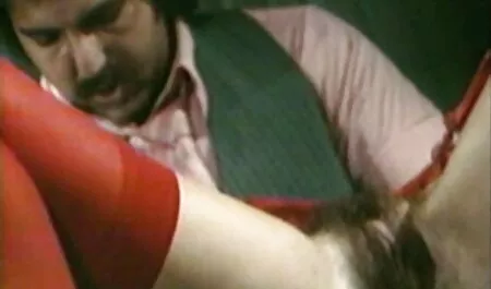 Її супер еротика прозоре плаття