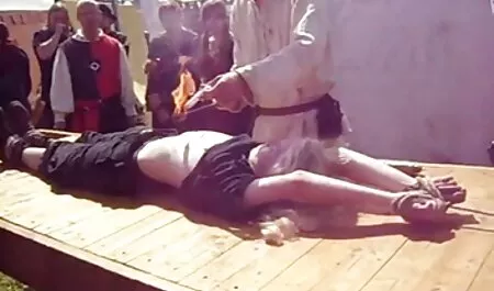 Біла жінка еротика секс порно під час масажу у масажиста