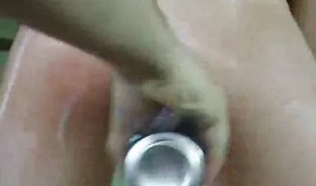 Волохата блондинка еротика 4к прямо на кухні